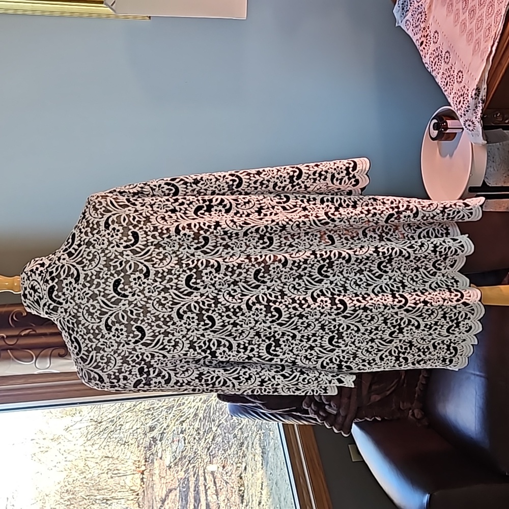 Sweater/Overlay - Picture 5 of 8